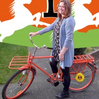 Bianca%20met%20oranje%20fiets%20website.jpg